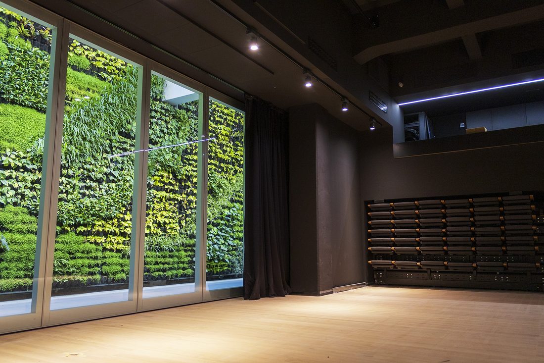 Cloison mobile TX-110 SILENCEGLASS installée