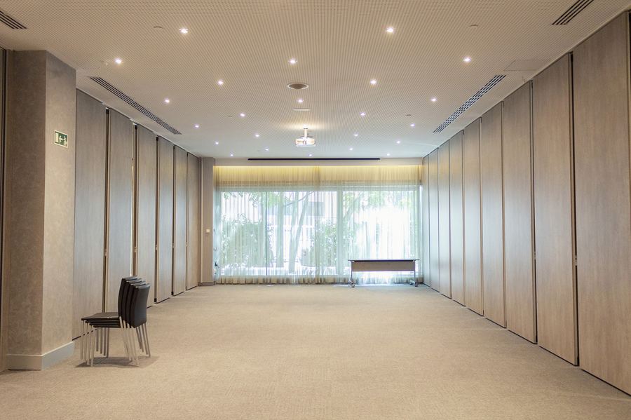 Cloison mobile installée à l'Hôtel Nuevo Madrid